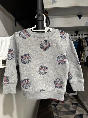 Old Navy Gray Kids Sweatshirt with Navy and Red Tiger Heads